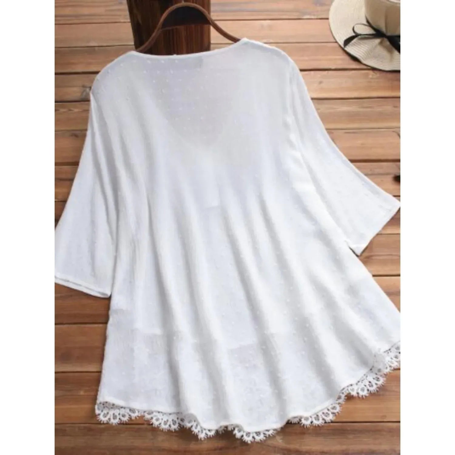 Alba - Blusa de encaje con cuello en V para mujer