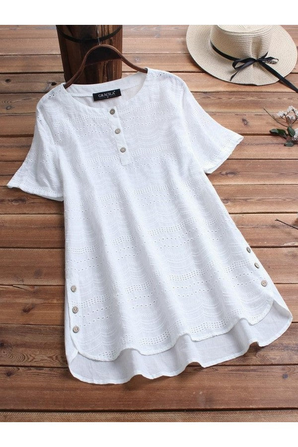 Blusa bohemia casual bordada con mangas cortas y detalle de botón