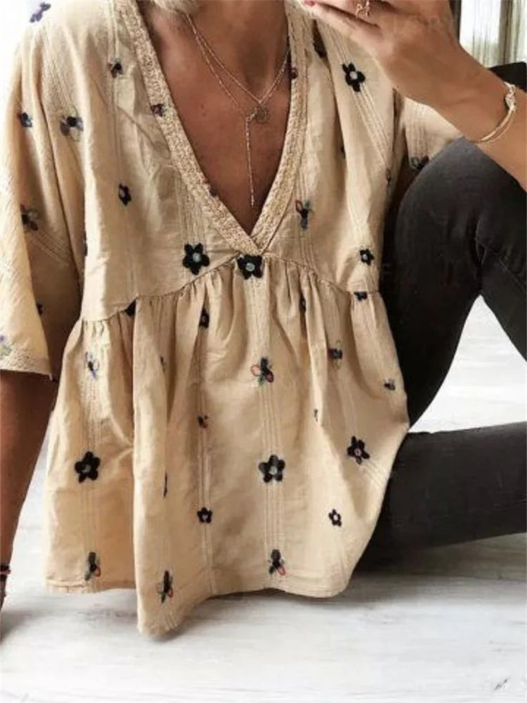 Wendy - Túnica Floral Negra Oversize con Cuello en V y Pliegues