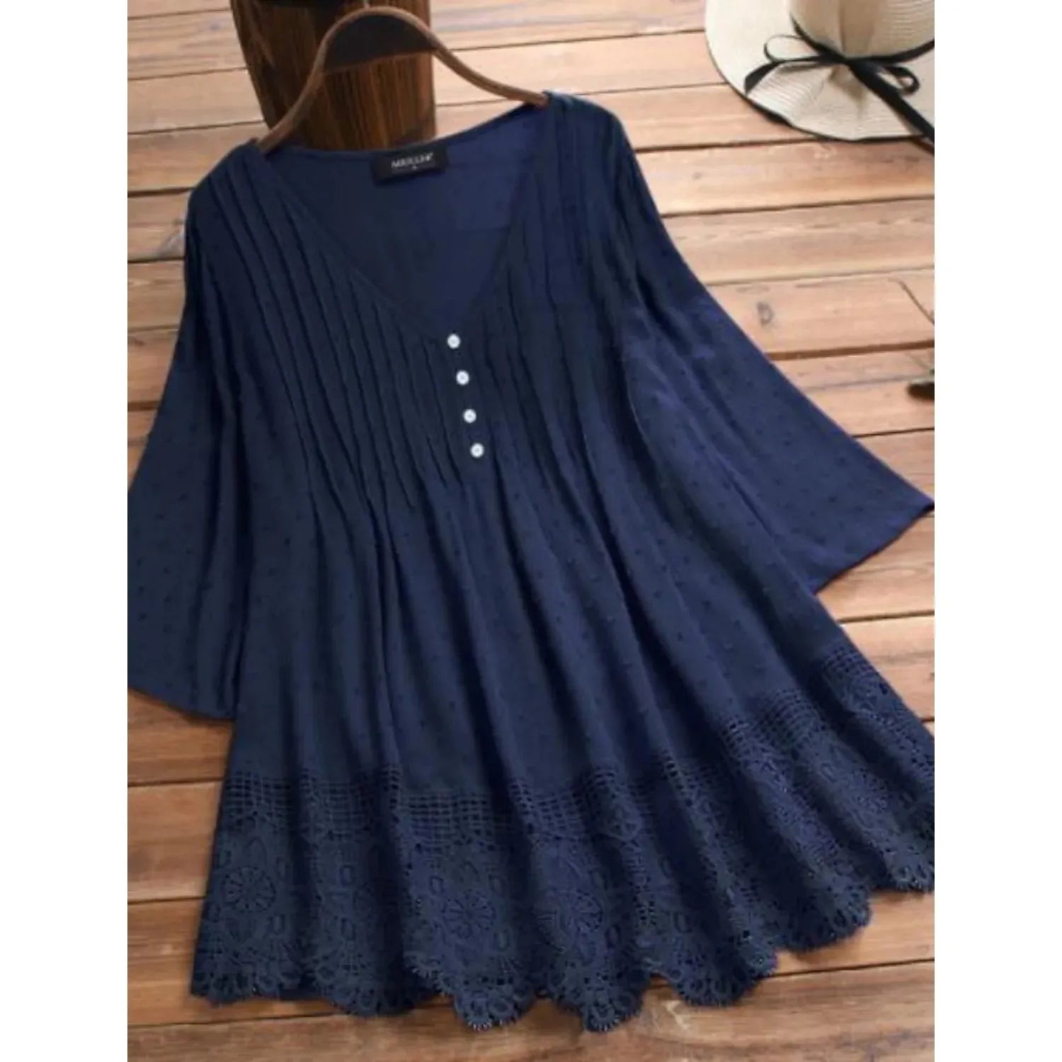 Alba - Blusa de encaje con cuello en V para mujer
