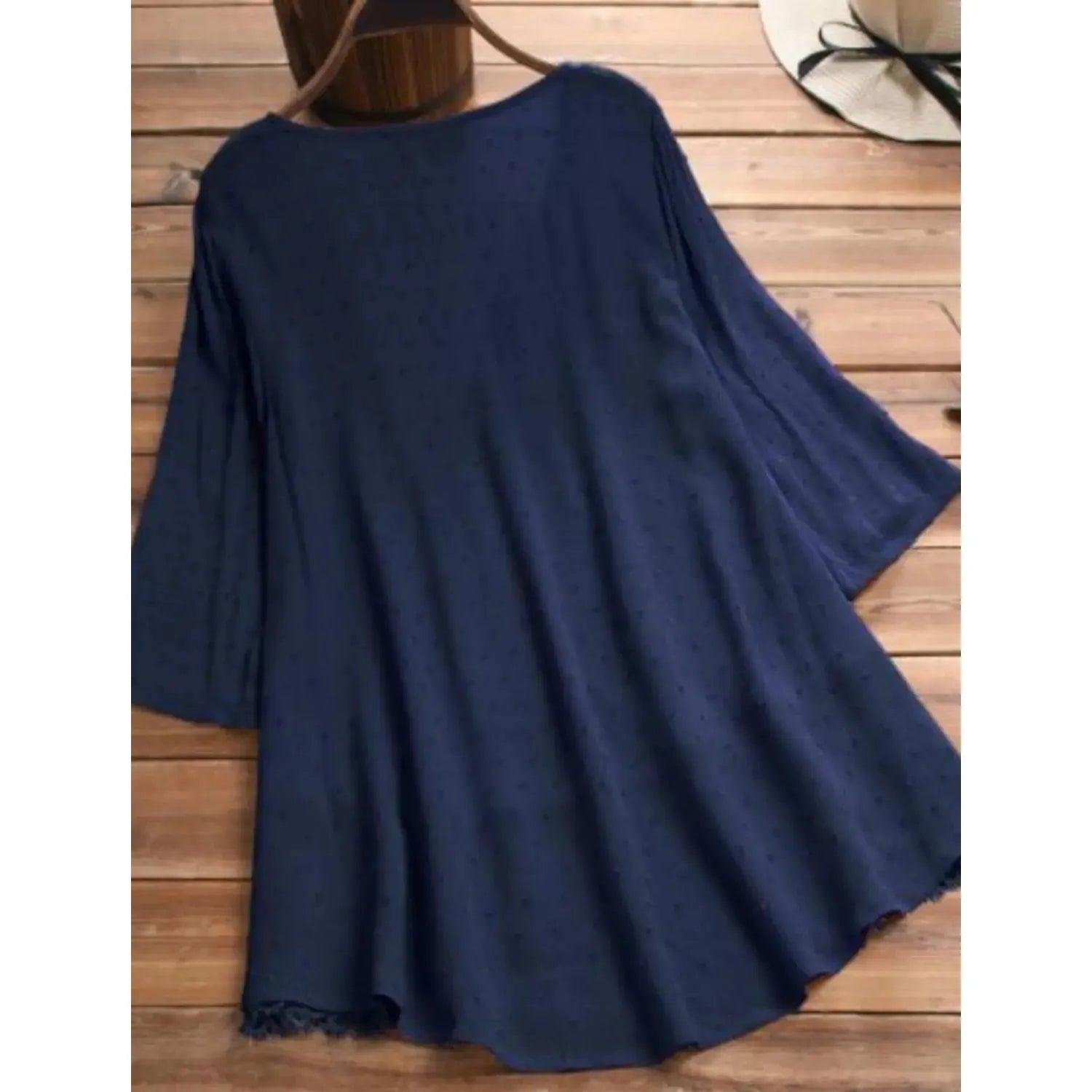 Alba - Blusa de encaje con cuello en V para mujer